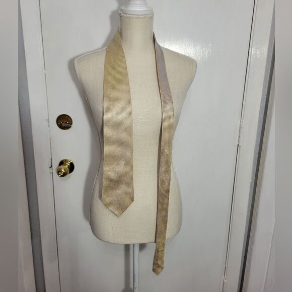 Michael Kors Men's Iridescent imported Silk Neck-Tie - Picture 5 of 12